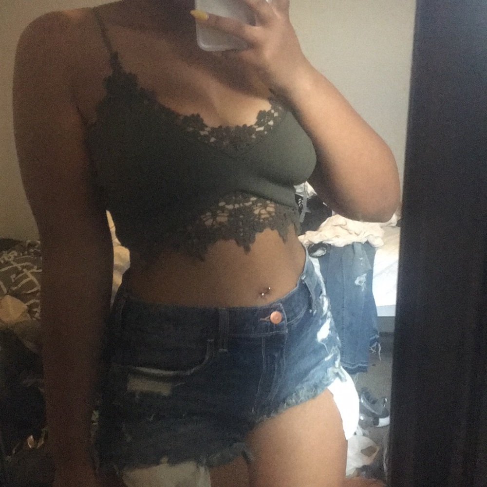 Green Windsor crop top
